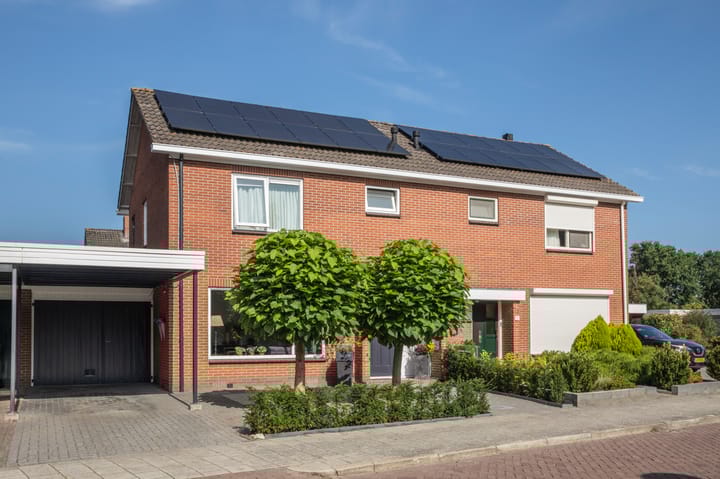 Photo of property Vincent van Goghlaan 9, Musselkanaal