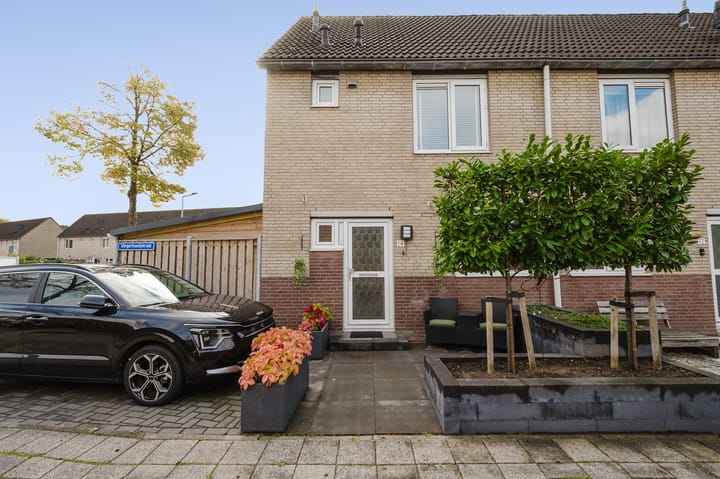 Photo of property Vingerhoedskruid 14, Hoogvliet Rotterdam