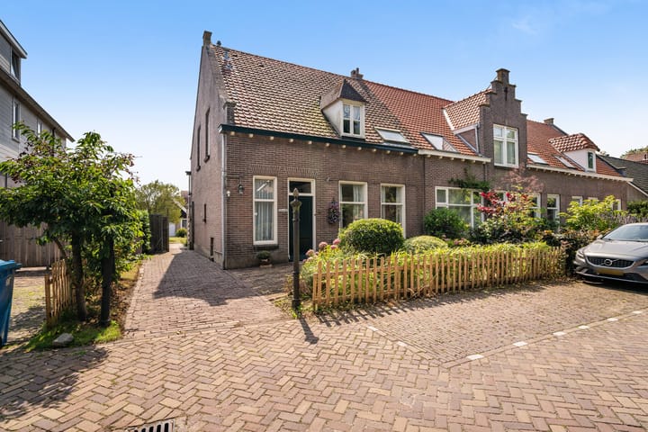 Vinkelaan 6 in Wassenaar