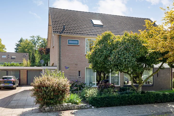 Violenstraat 104 in Ommen