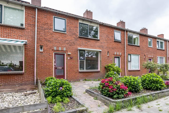 Violenstraat 23 in Sappemeer