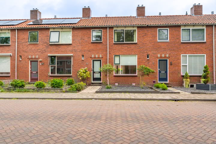 Violenstraat 25 in Sappemeer