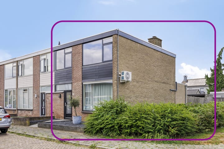 Violierstraat 47 in Beuningen Gld foto