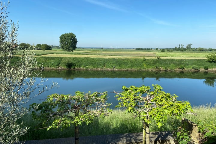Visserweert 39A in Roosteren