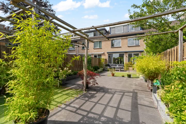 Photo of property Vleugelvaren 24, Rotterdam