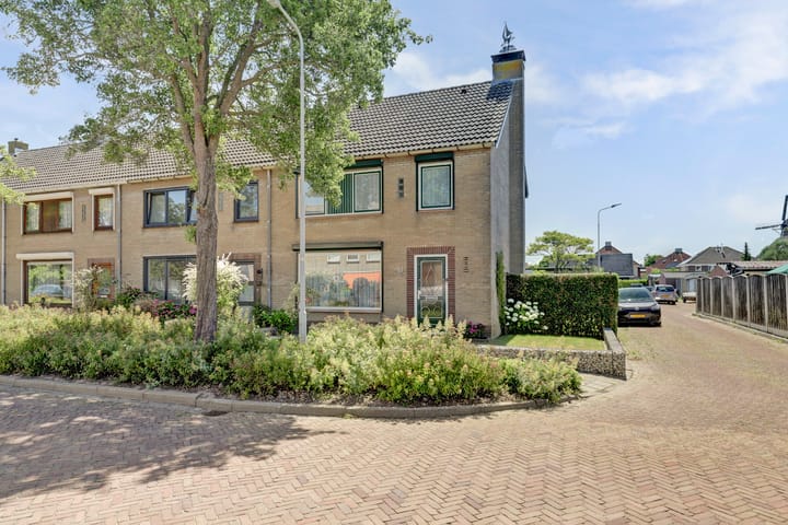 Photo of property Vliedbergstraat 15, Wolphaartsdijk