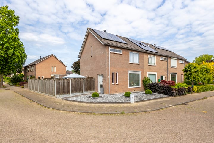 Photo of property Vlierdreef 13, Sleeuwijk