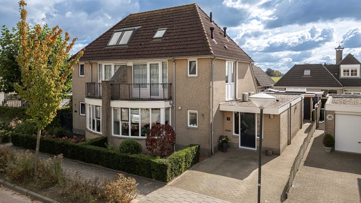 Photo of property Vlinderslag 54, Almkerk