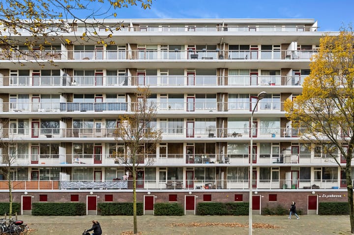 Volendamlaan 1054 in 's-Gravenhage