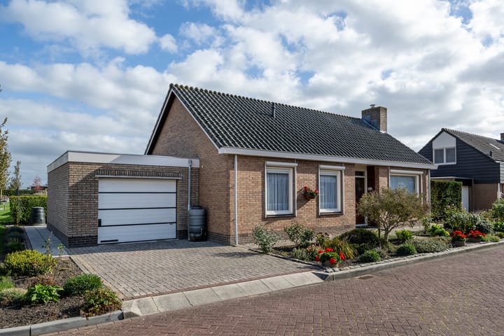 Volkerakstraat 7 in Herkingen