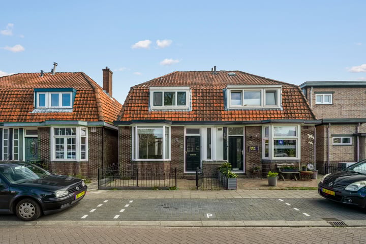 Photo of property Voltastraat 11, Wormerveer