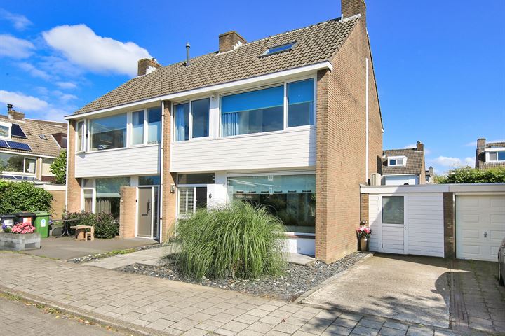 Voltastraat 6 in Badhoevedorp