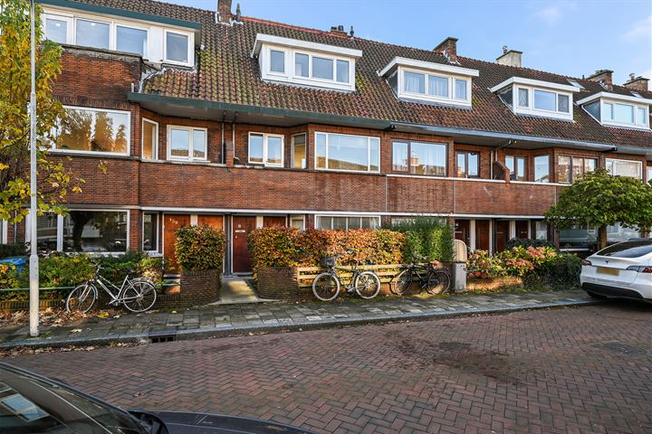 Von Geusaustraat 143 in Voorburg