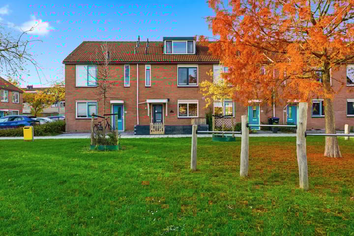 Photo of property Von Weberplantsoen 41, Zwijndrecht
