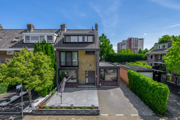 Photo of property Vondellaan 2, Capelle aan den IJssel