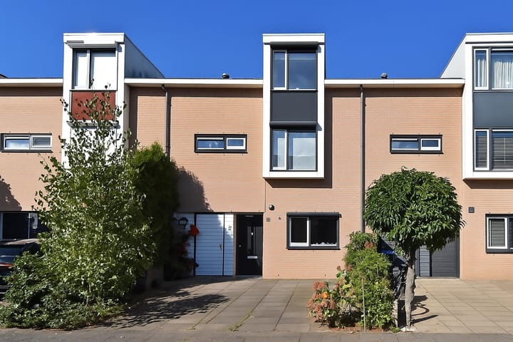 Photo of property Vondelstraat 34, Bergschenhoek