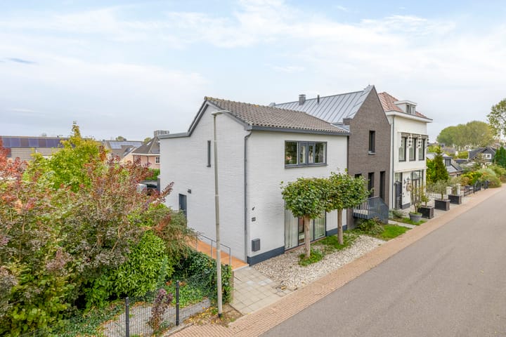 Voordijk 456a in Barendrecht photo