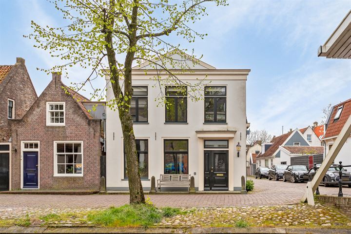 Voorhaven 99 in Edam