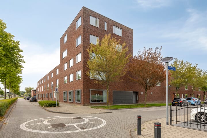 Vooronder 76 in Almere photo