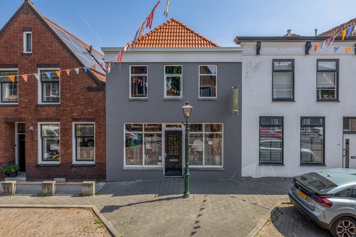 Voorstraat 12 in Oude-Tonge