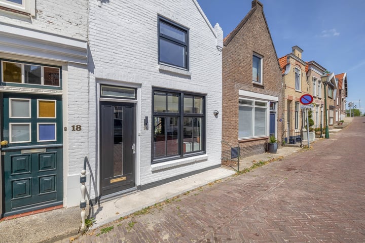 Photo of property Voorstraat 16, Stad aan 't Haringvliet