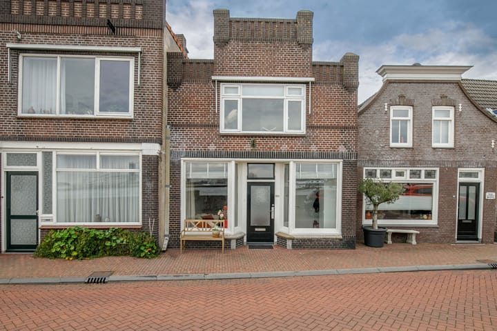 Voorstraat 64 in Lekkerkerk