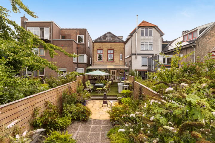 Photo of property Voorstraat 72, Lekkerkerk