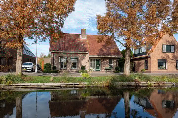 Photo of property Voorstraat 9, Roelofarendsveen