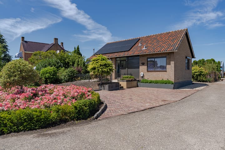 Voorweg 112 in Hazerswoude-Dorp foto