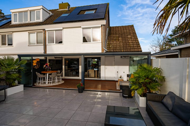 Photo of property Voorweg 25, Hazerswoude-Dorp