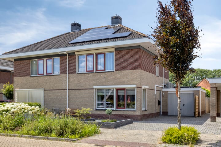 Vossenakker 31 in Well