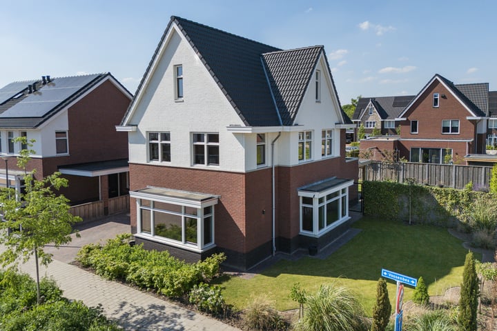 Vossenbes 33 in Borne