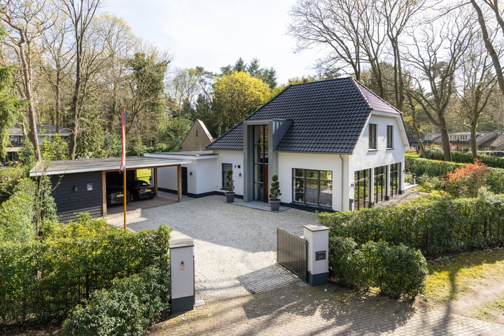 Vossenlaan 24 in Bosch en Duin