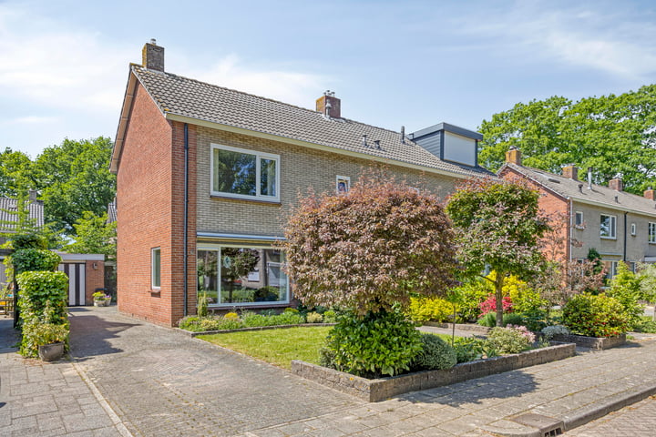 Vossiuslaan 19 in Zwolle