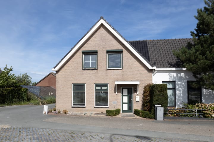 Vredebestlaan 2 in Poeldijk