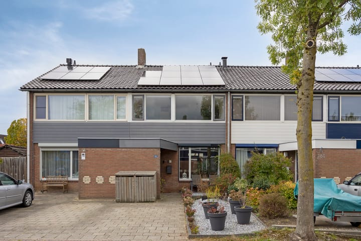 Vriesenenk 182 in Elst