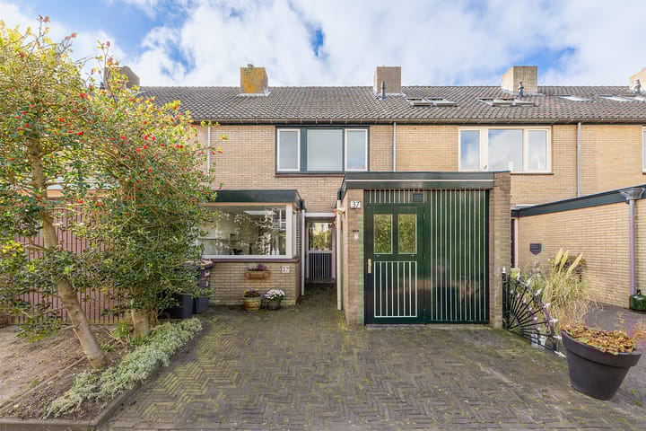 Vrijburglaan 37 in Uitgeest