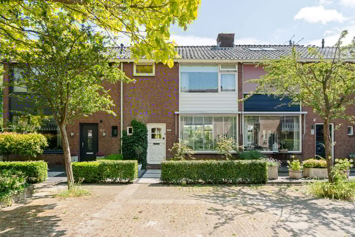 Vrijheidslaan 15 in Benthuizen photo