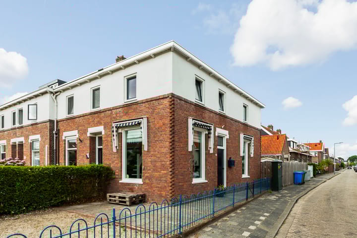 Vrijlandtstraat 2 in Pernis Rotterdam foto
