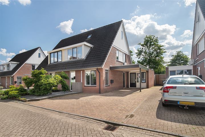 Photo of property Vroegeling 24, Klazienaveen