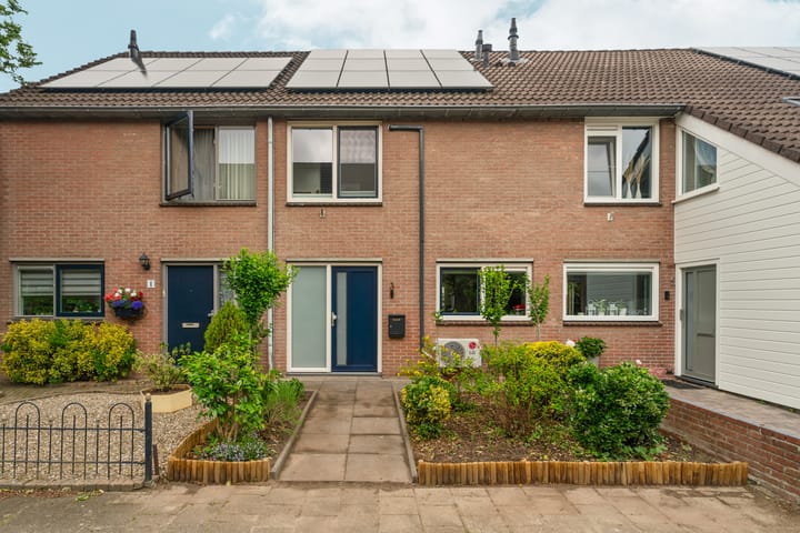 Vrouwburgerswei 3 in Arnhem