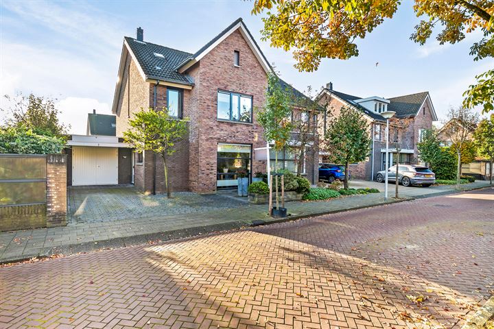 Vrouwe Van Loonstraat 12 in Maasdijk