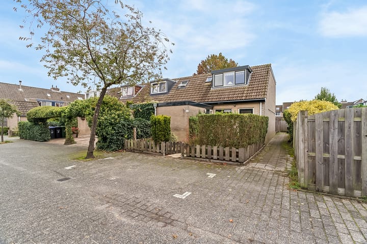 Vrouwenzand 51 in Huizen