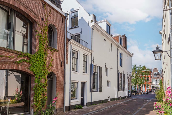 Vrouwjuttenstraat 1 in Utrecht