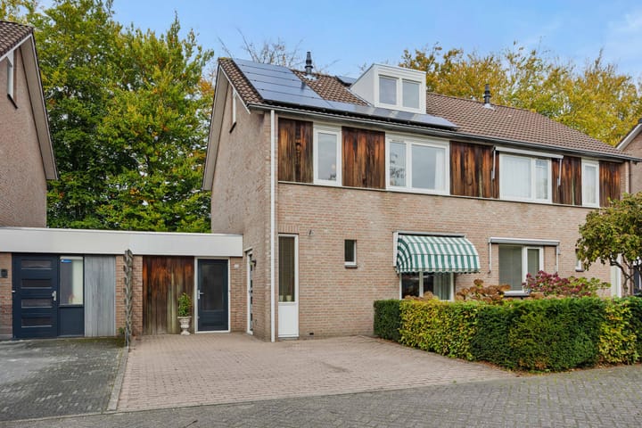 Vughterhage 28 in Vught