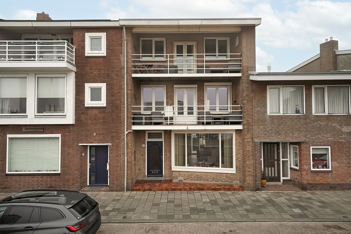 Vuurbaakplein 8 in Katwijk