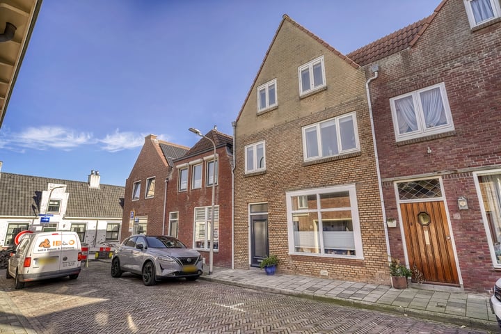 Vuurbaakstraat 4 in Katwijk