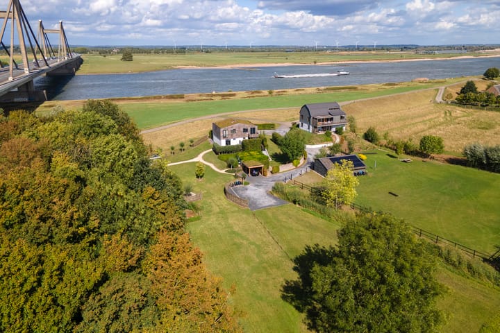 Photo of property Waalbandijk 109c, Beneden-Leeuwen