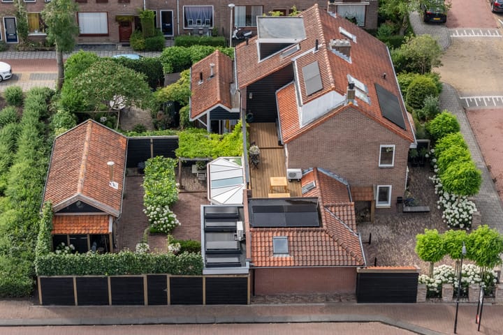 Waalstraat 1 in Rhoon