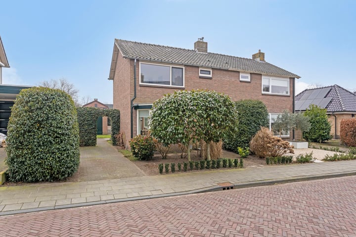 Waardenborchstraat 3 in Holten